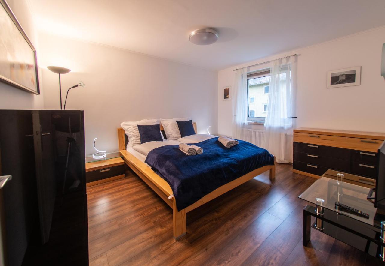 Erzhaus Apartments 아이제네즈 외부 사진