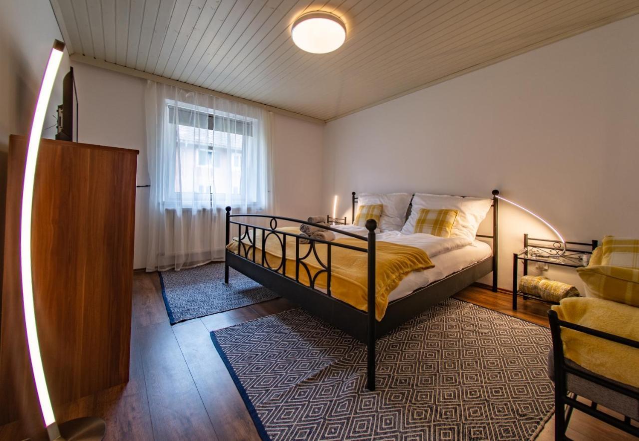 Erzhaus Apartments 아이제네즈 외부 사진