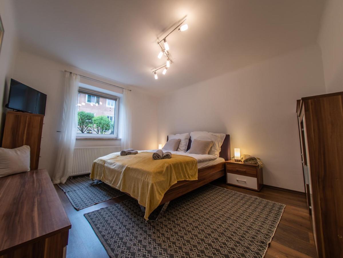 Erzhaus Apartments 아이제네즈 외부 사진