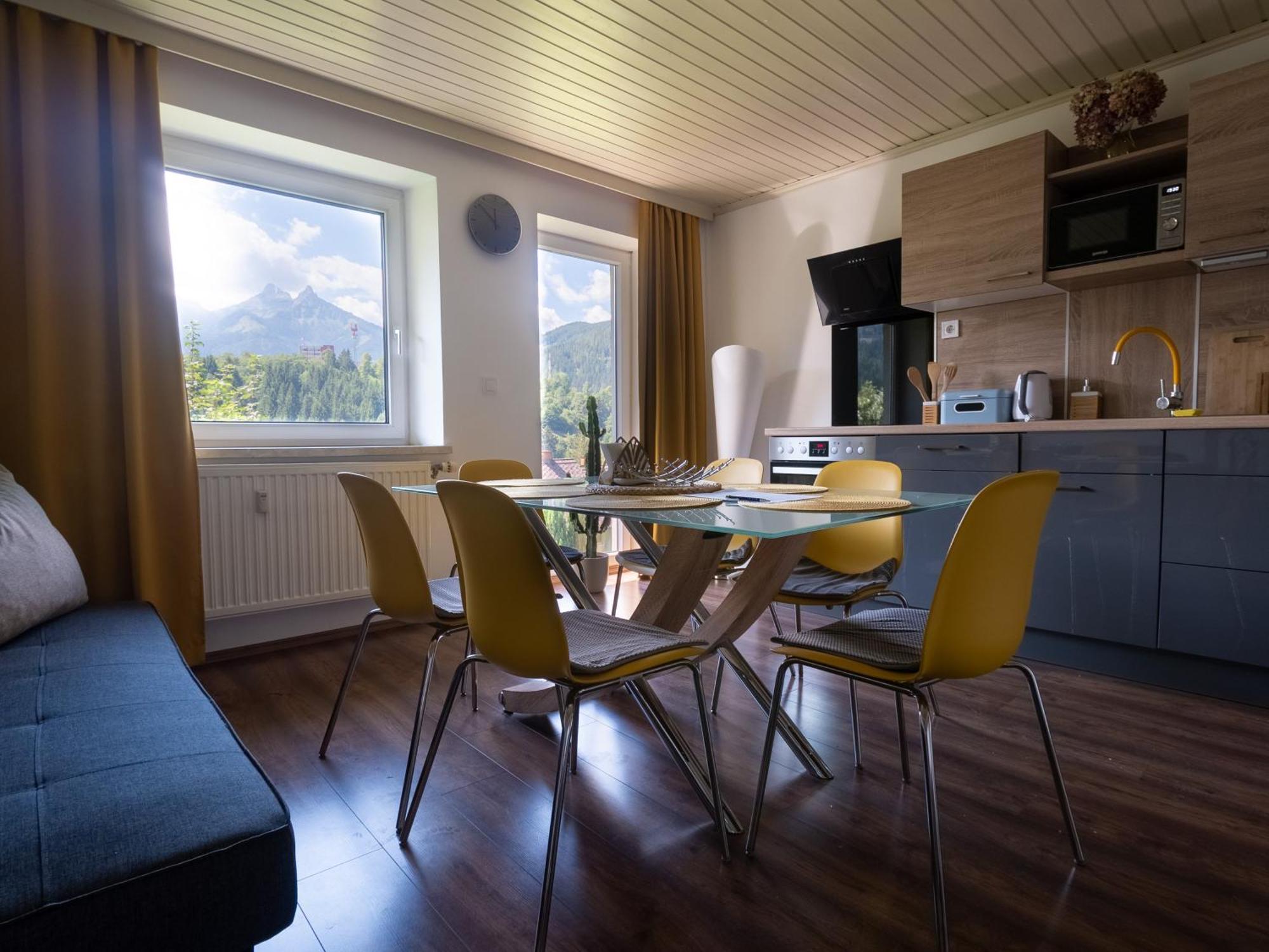 Erzhaus Apartments 아이제네즈 외부 사진
