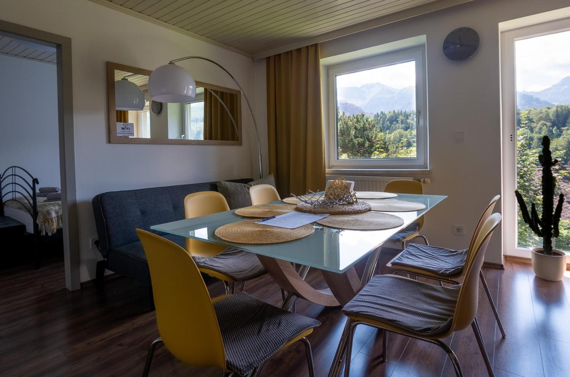 Erzhaus Apartments 아이제네즈 외부 사진