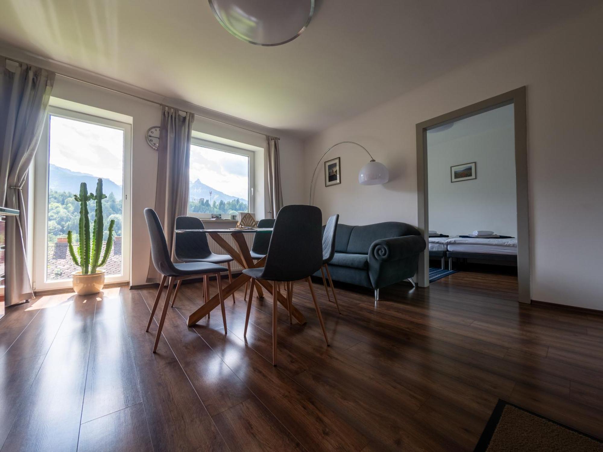 Erzhaus Apartments 아이제네즈 외부 사진